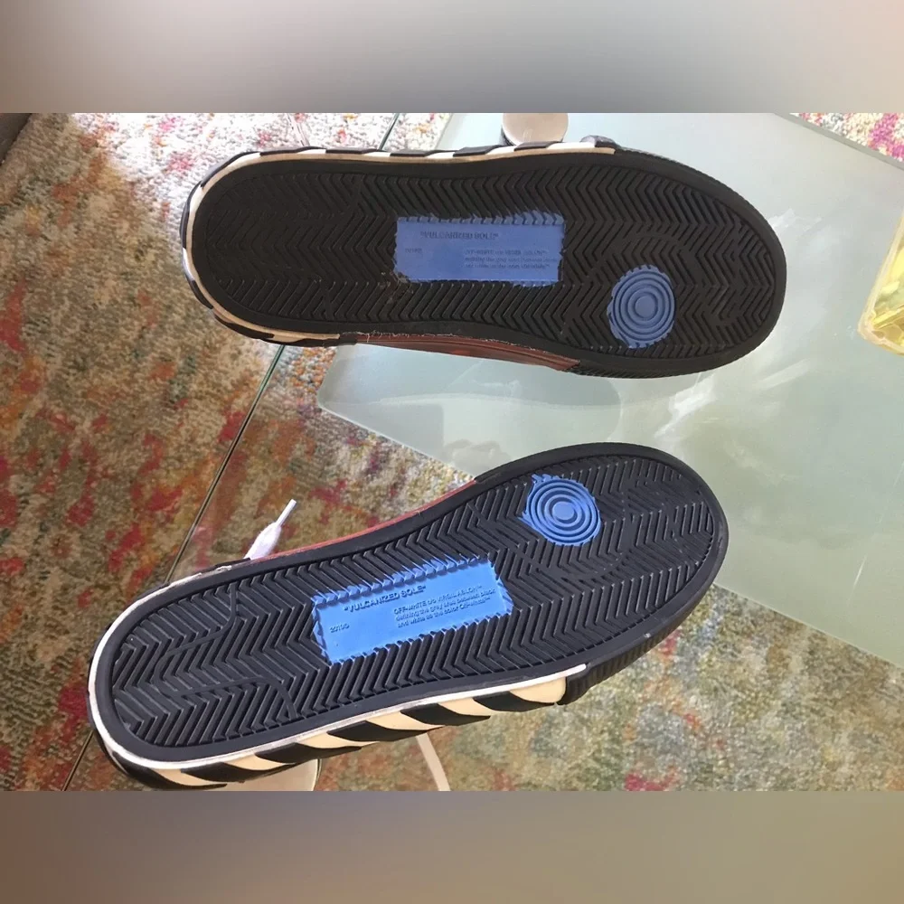 Off-white - Picture 9 of 9